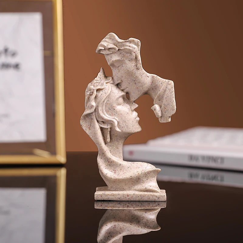 Lovers Resin Statue Sculpture - Sandstone