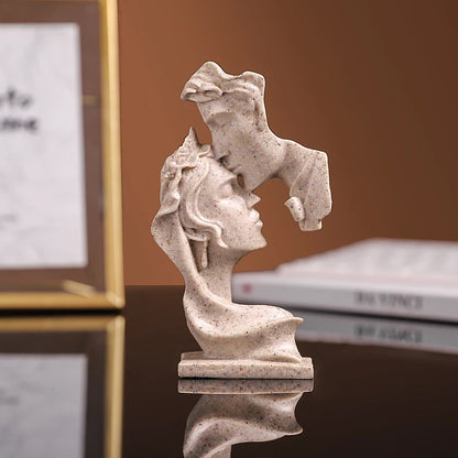 Lovers Resin Statue Sculpture - Sandstone